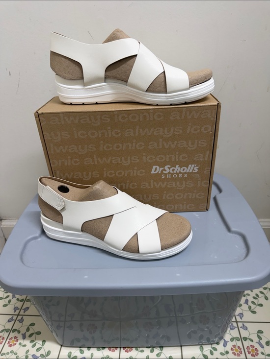 Dr. Scholl's Shoes - Dr. Scholl's White and Tan Cross-Strap Comfort Sandal